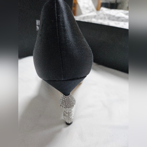 Badgley Mischka Satin Pumps 8.5 rhinestone heel - Picture 4 of 15